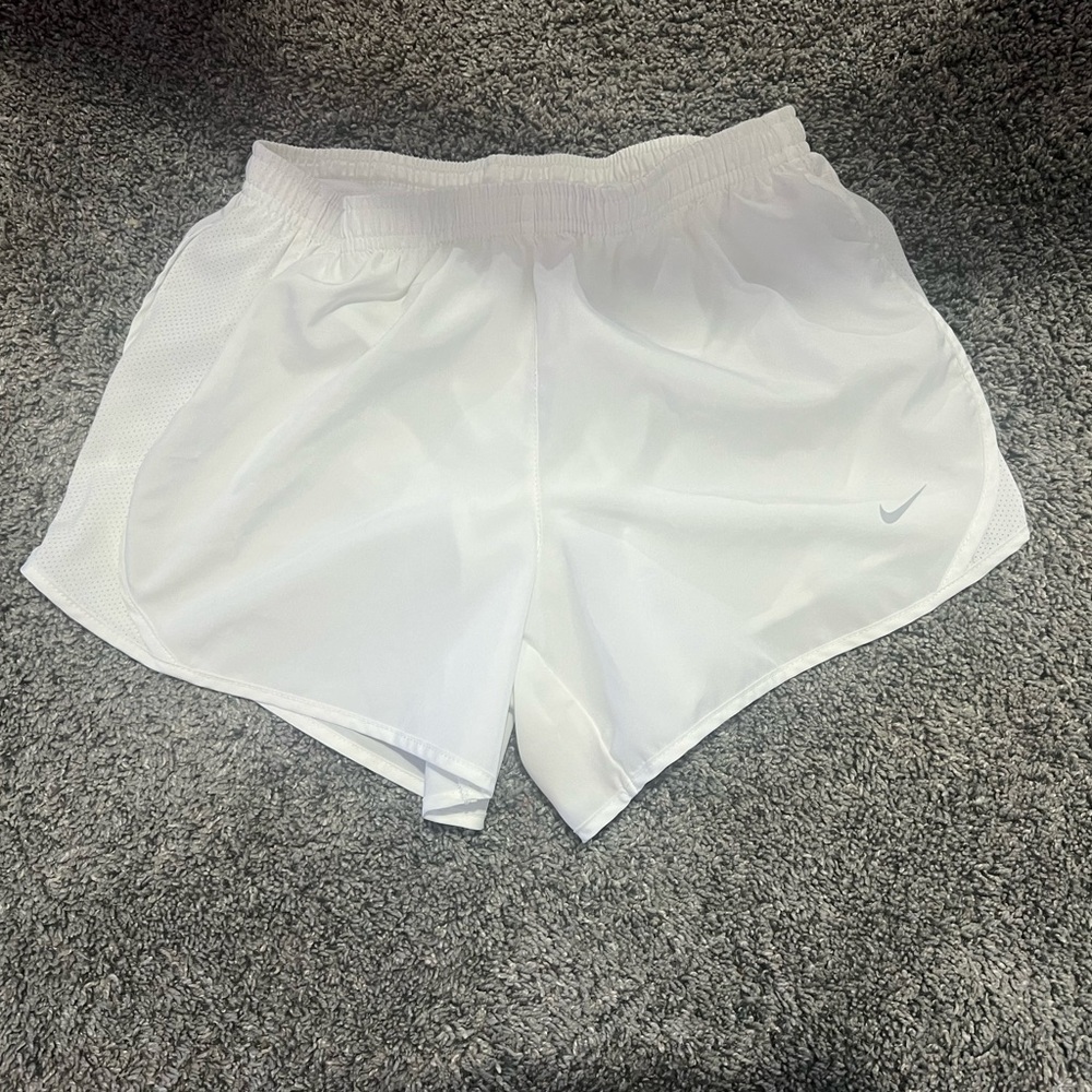 YOUTH LARGE NIKE DRI FIT SHORTS